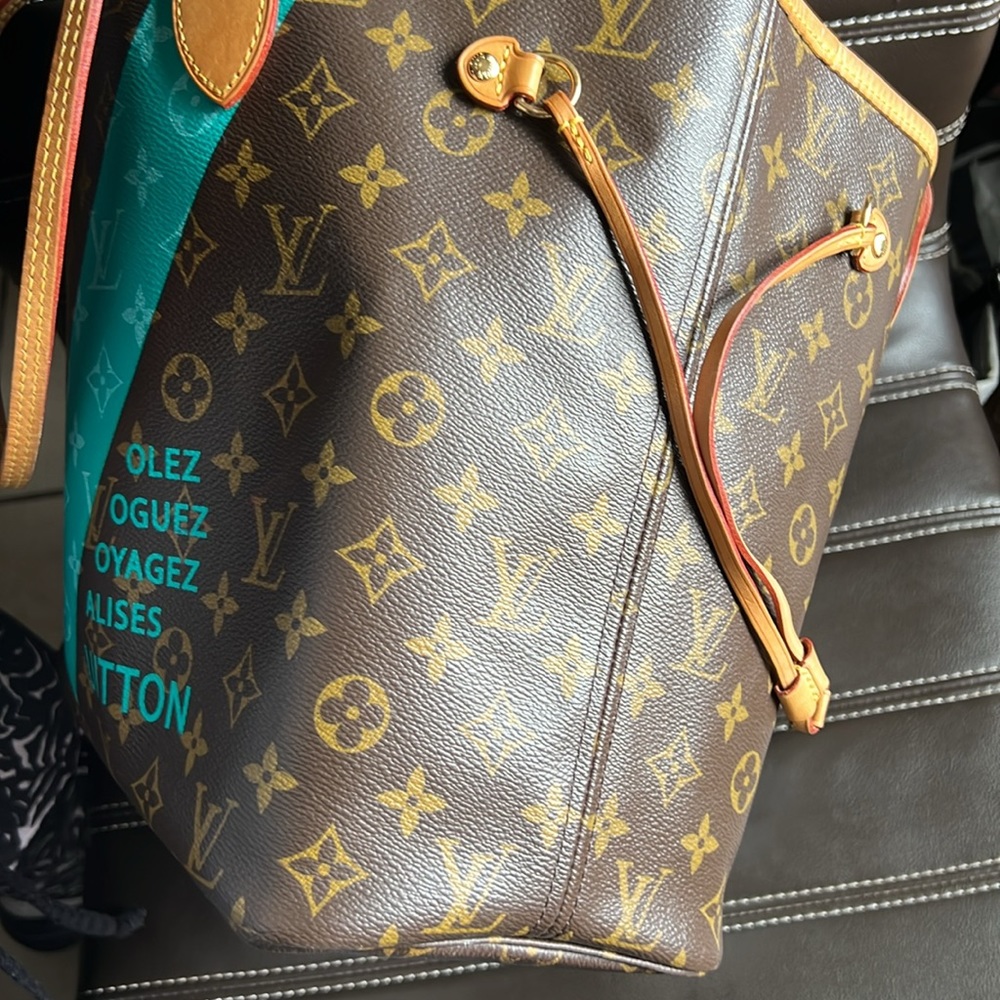 💎 RARE 💎 LOUIS VUITTON MM TURQUOISE WITH POUCH - Picture 12 of 16